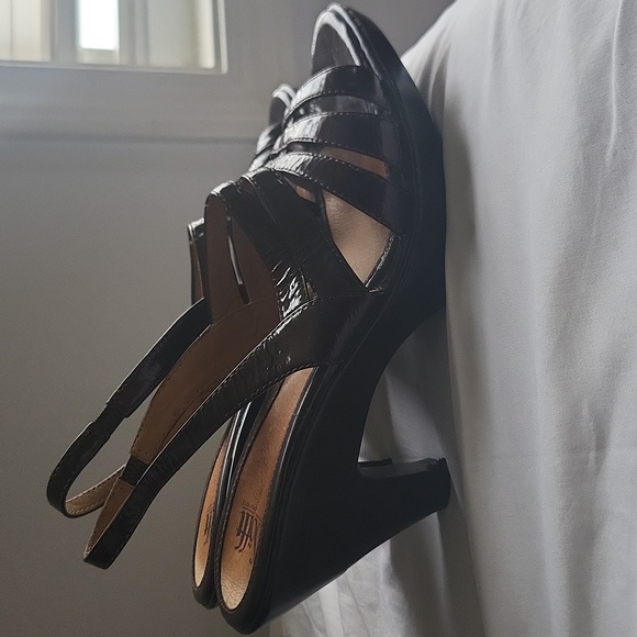 Shoes - Picture 2 of 2